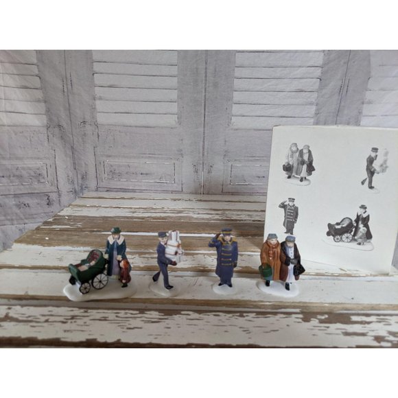 Dept 56 55352 Busy Sidewalks people heritage villa
